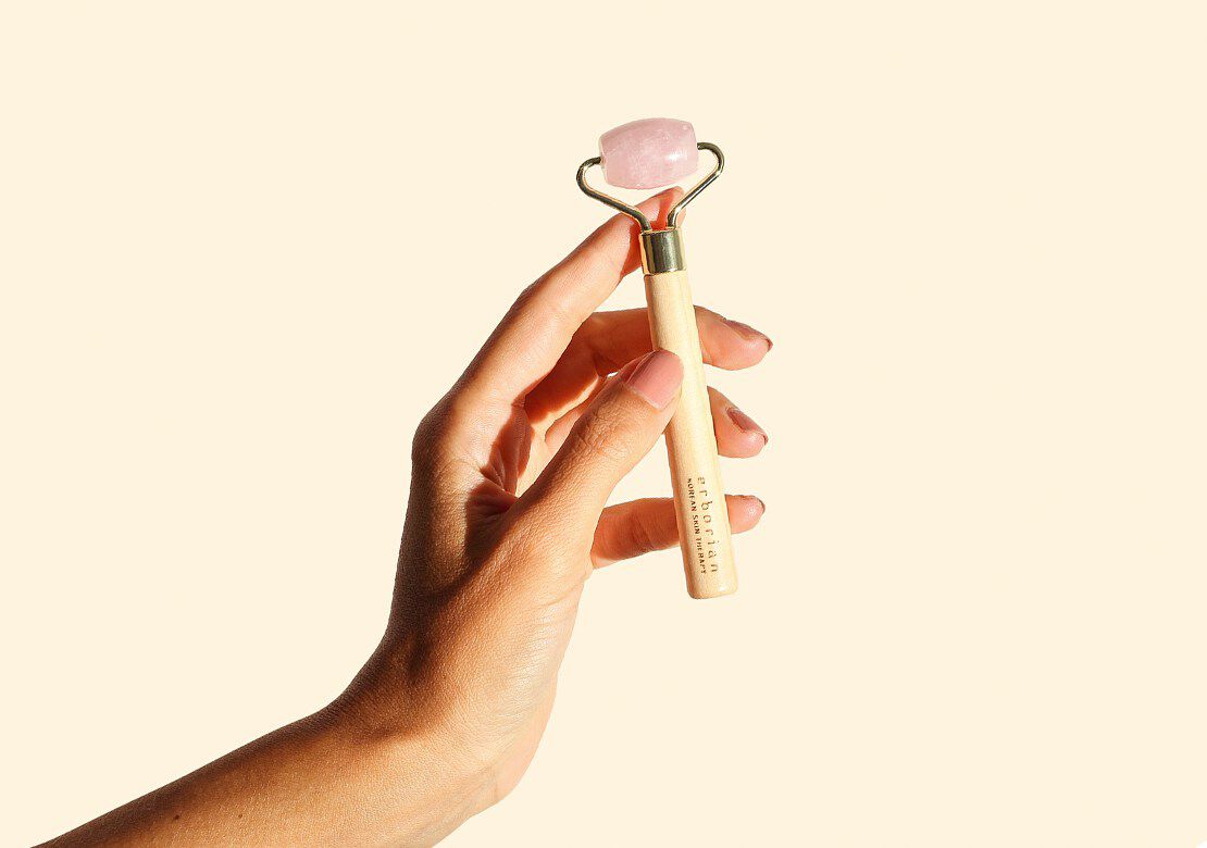 All the benefits of a face roller for free